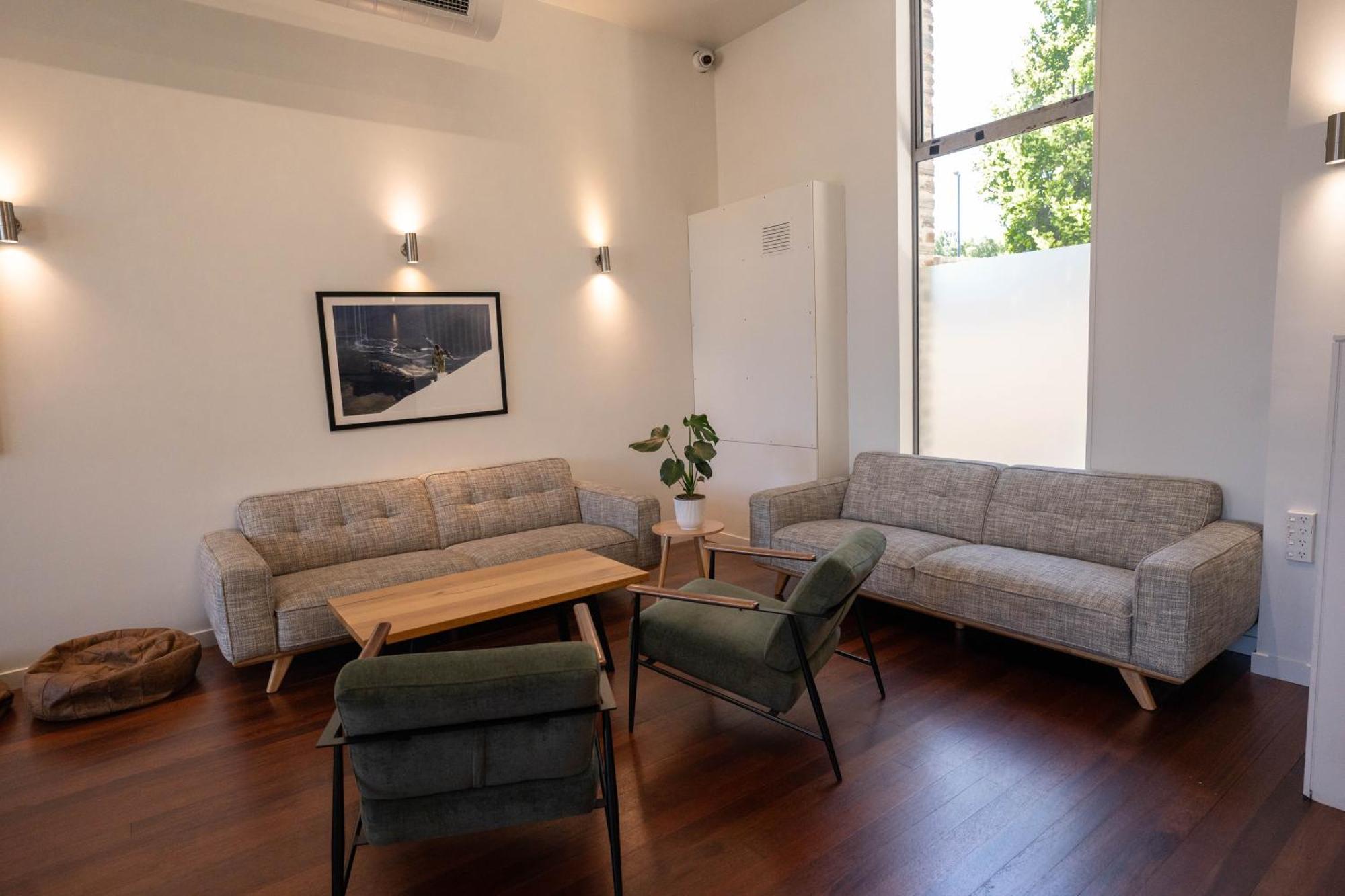 The Brownston Hostel Wanaka Exterior photo