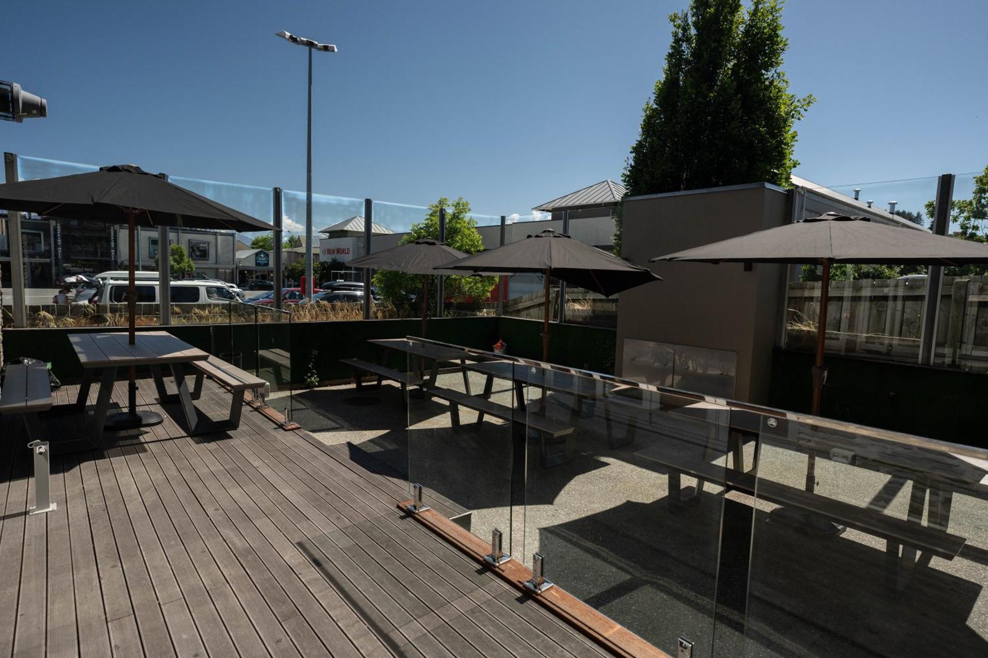 The Brownston Hostel Wanaka Exterior photo