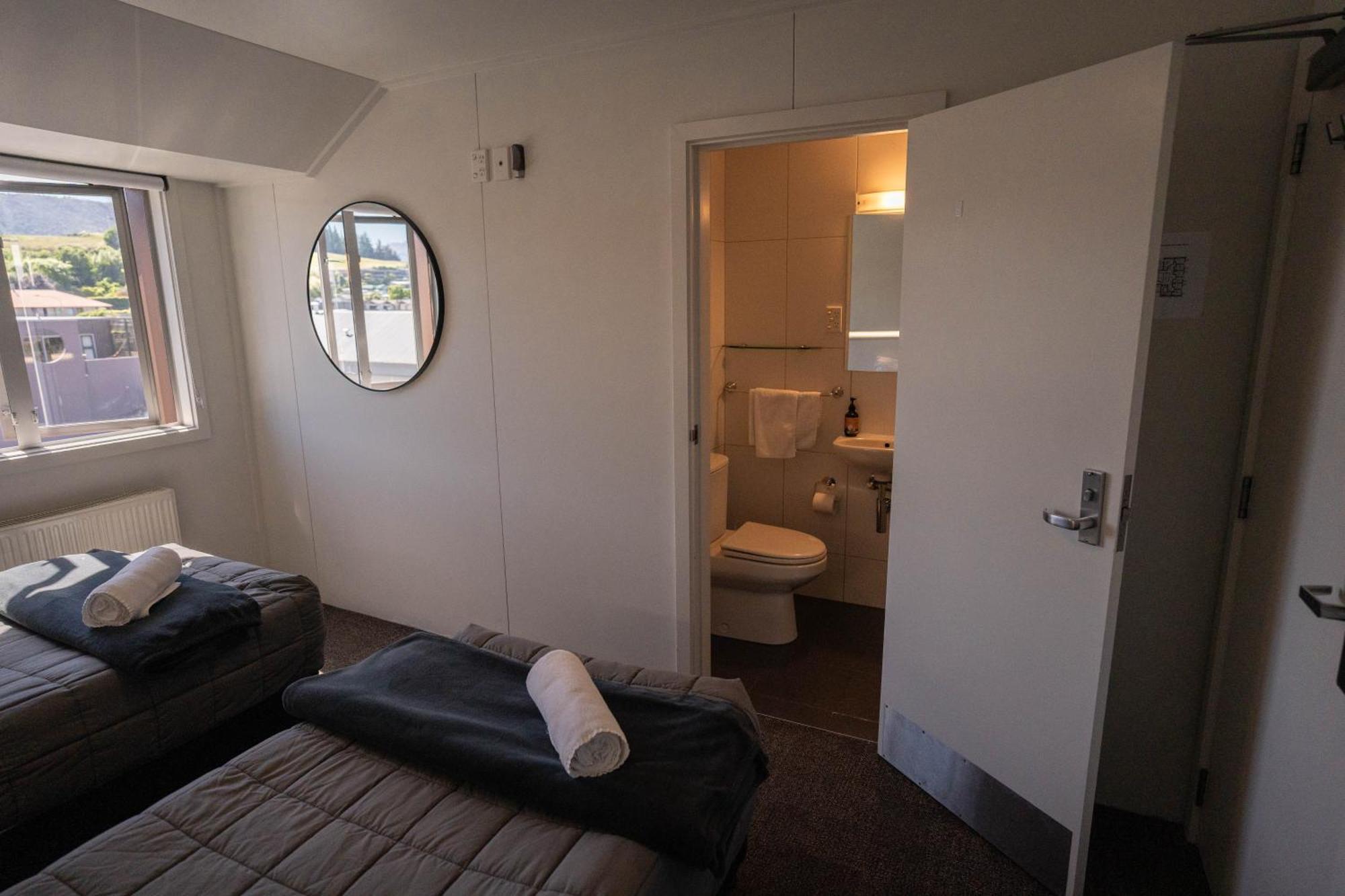 The Brownston Hostel Wanaka Exterior photo