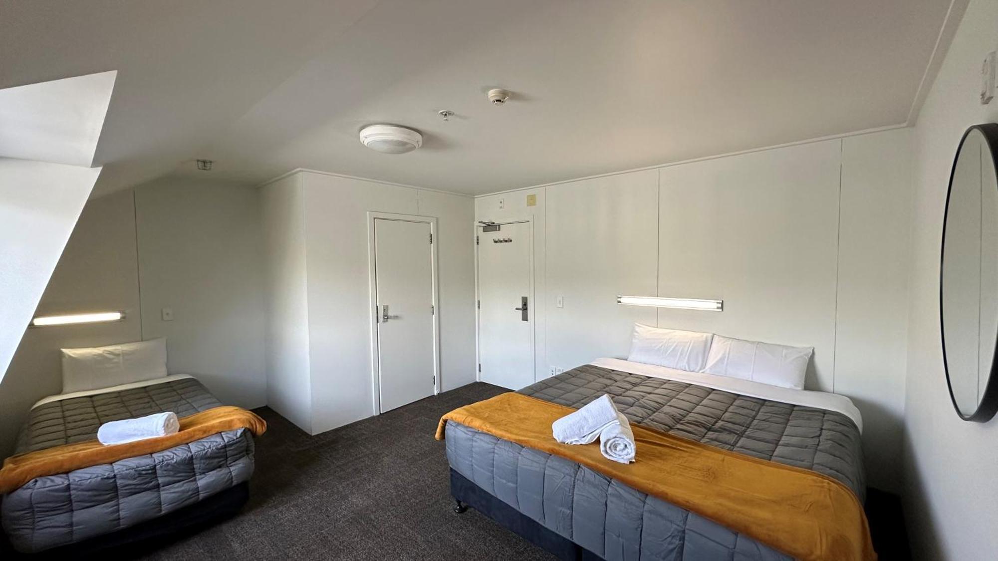 The Brownston Hostel Wanaka Exterior photo