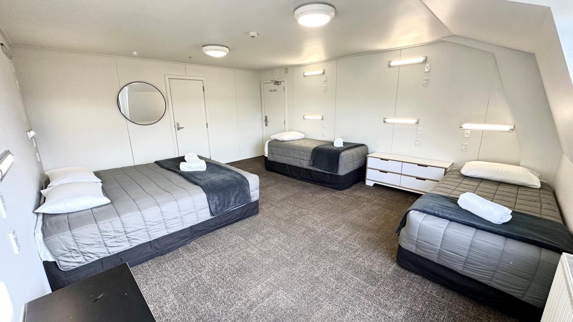 The Brownston Hostel Wanaka Exterior photo